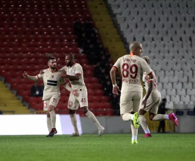 İlk yarıyı Galatasaray 2-0 önde kapattı İlk yarıyı Galatasaray 2-0 önde kapattı