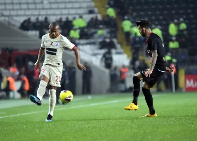 İlk yarıyı Galatasaray 2-0 önde kapattı İlk yarıyı Galatasaray 2-0 önde kapattı