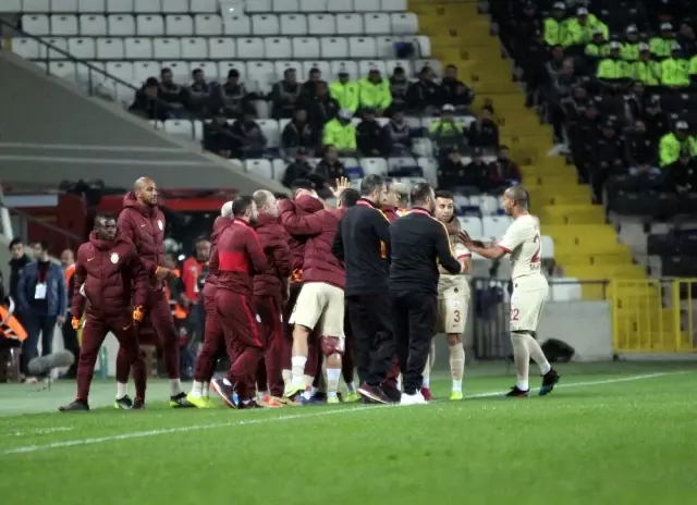 İlk yarıyı Galatasaray 2-0 önde kapattı İlk yarıyı Galatasaray 2-0 önde kapattı