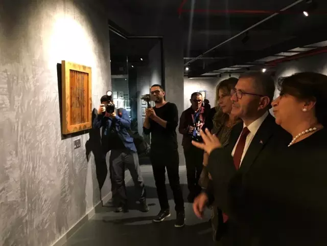 İtalyan ressam Lithian Ricci'nin 'Esinti' sergisi Üsküdar'da açıldı İtalyan ressam Lithian Ricci'nin 'Esinti' sergisi Üsküdar'da açıldı