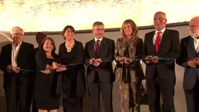 İtalyan ressam Lithian Ricci'nin 'Esinti' sergisi Üsküdar'da açıldı İtalyan ressam Lithian Ricci'nin 'Esinti' sergisi Üsküdar'da açıldı