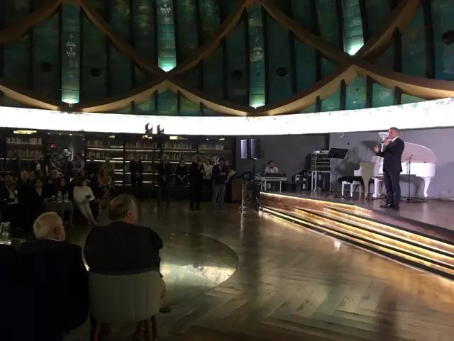 İtalyan ressam Lithian Ricci'nin 'Esinti' sergisi Üsküdar'da açıldı İtalyan ressam Lithian Ricci'nin 'Esinti' sergisi Üsküdar'da açıldı
