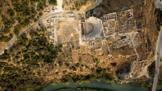 Kaş'taki ören yerlerine ziyaretçi akını Kaş'taki ören yerlerine ziyaretçi akını