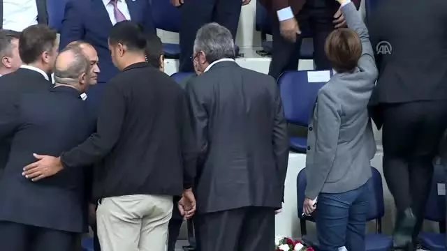 Kılıçdaroğlu, İlçe Örgütleri Voleybol Turnuvası final maçını izledi Kılıçdaroğlu, İlçe Örgütleri Voleybol Turnuvası final maçını izledi