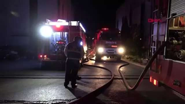 Kocaeli'de geri dönüşüm tesisinde yangın