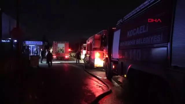 Kocaeli'de geri dönüşüm tesisinde yangın Kocaeli'de geri dönüşüm tesisinde yangın