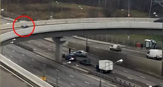 Köprüden aşağı uçan motosiklet sürücüsü feci şekilde can verdi
