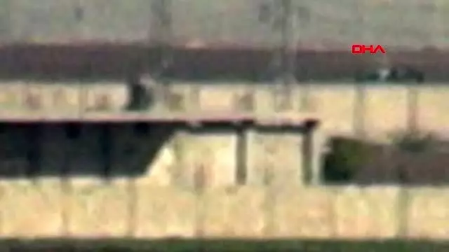 Terör örgütü YPG/PKK mensuplarına ait konvoy, Türkiye'den görüntülendi Terör örgütü YPG/PKK mensuplarına ait konvoy, Türkiye'den görüntülendi
