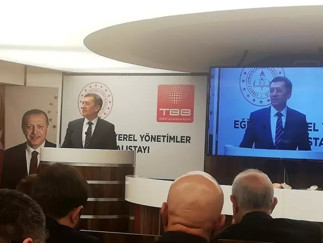 Mesut Bedel Eğitim ve Yerel Yönetimler Çalıştayına katıldı Mesut Bedel Eğitim ve Yerel Yönetimler Çalıştayına katıldı