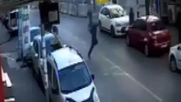 Motosiklet hırsızlarını ikinci kez durdurdu, silahlı saldırıya uğradı Motosiklet hırsızlarını ikinci kez durdurdu, silahlı saldırıya uğradı