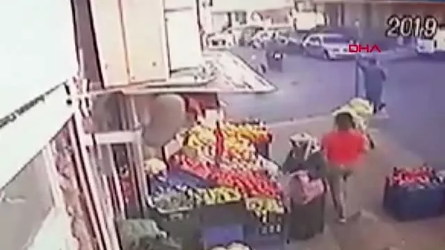 Motosiklet hırsızlarını ikinci kez durdurdu, silahlı saldırıya uğradı Motosiklet hırsızlarını ikinci kez durdurdu, silahlı saldırıya uğradı