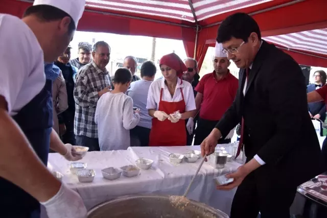 Nazilli'de Mevlid Kandili hayırlarla kutlandı Nazilli'de Mevlid Kandili hayırlarla kutlandı