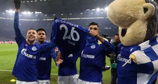 Ozan Kabak'ın gol attığı maçta Schalke evinde Düsseldorf ile berabere kaldı