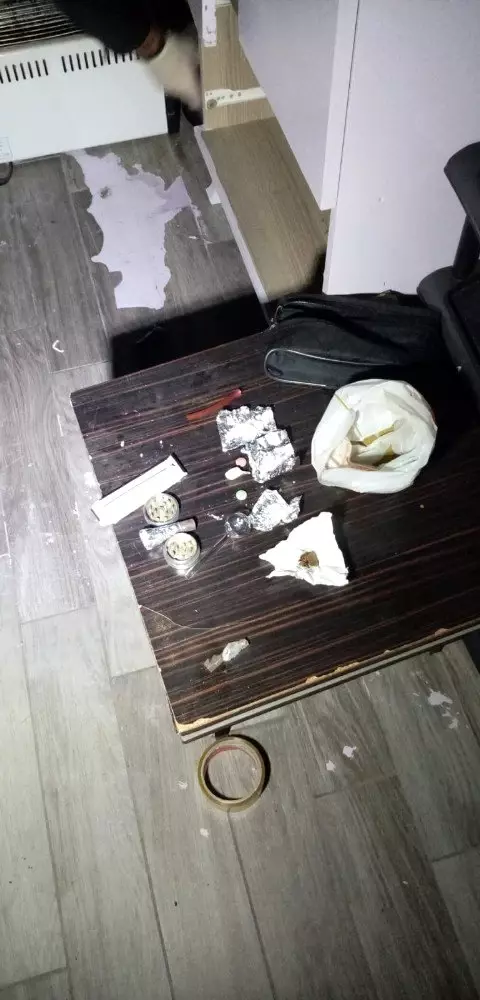 (Özel) Narkotik operasyonunda doğumuna 2 gün kalan hamile kadının üstünden uyuşturucu çıktı (Özel) Narkotik operasyonunda doğumuna 2 gün kalan hamile kadının üstünden uyuşturucu çıktı
