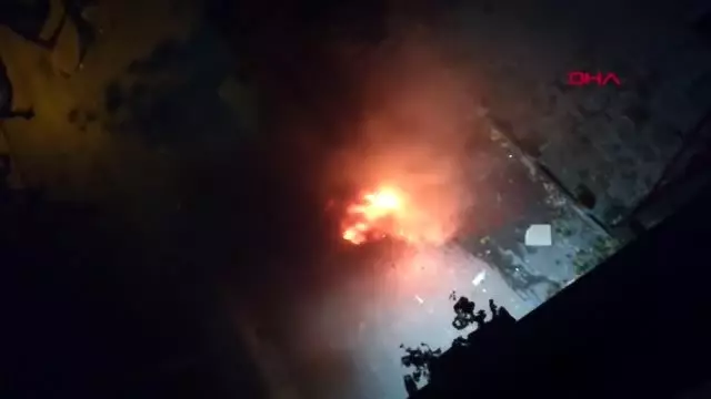 Park halindeki yolcu minibüsü alev alev yandı
