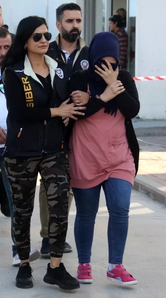 Peruklu bahis şebekesi çökertildi Peruklu bahis şebekesi çökertildi