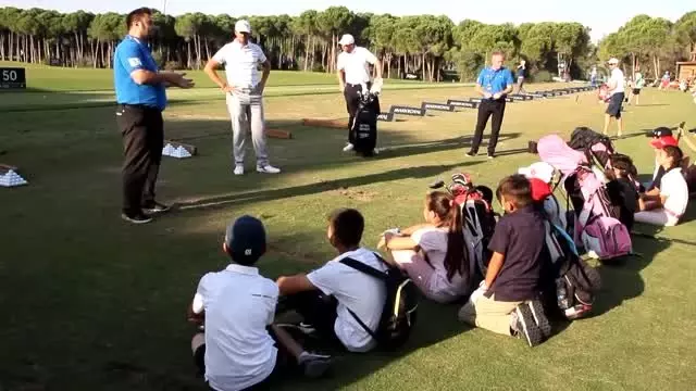 Profesyonel golfçüler 'Golf Klinik' etkinliğine katıldı Profesyonel golfçüler 'Golf Klinik' etkinliğine katıldı