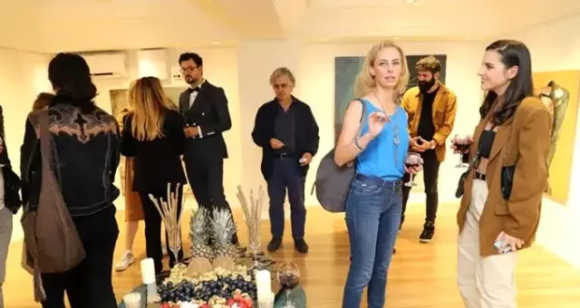 Ressam Sinem Demirci'nin ilk solo sergisi
