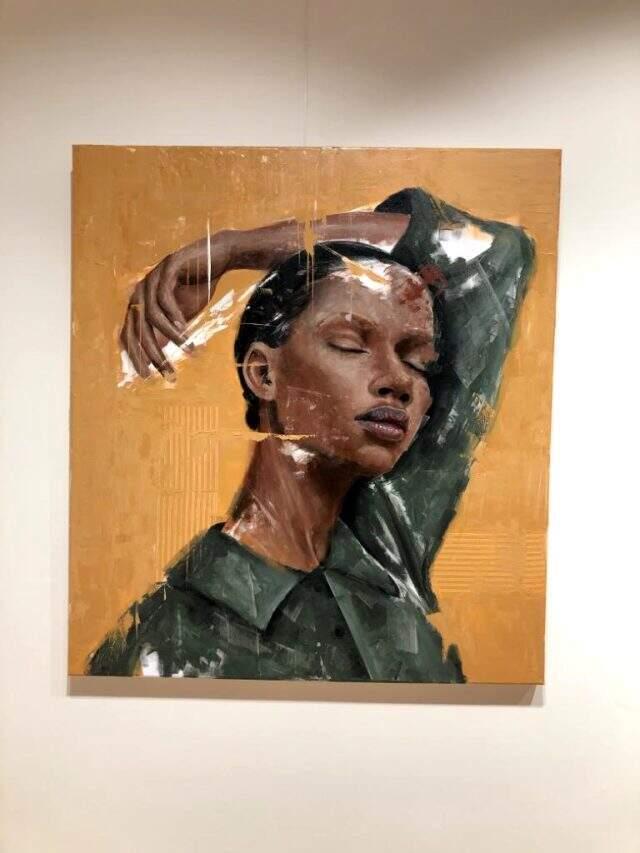 Ressam Sinem Demirci'nin ilk solo sergisi 'Ardımdaki Kadın' büyük ilgi gördü