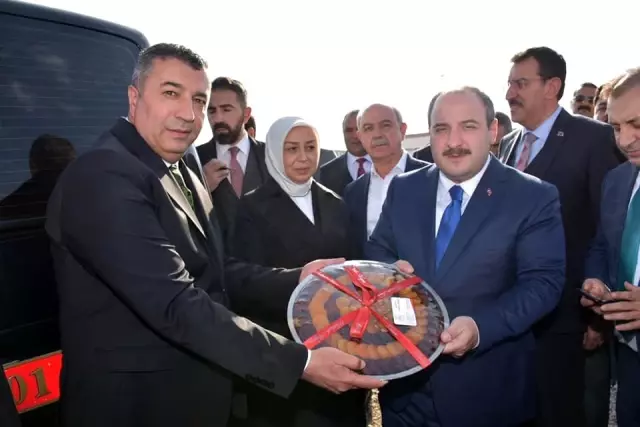 Sanayi ve Teknoloji Bakanı Varank, fabrikalarda inceleme yaptı Sanayi ve Teknoloji Bakanı Varank, fabrikalarda inceleme yaptı