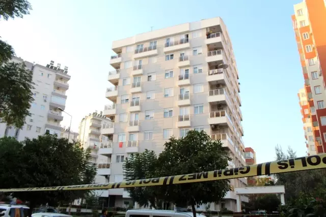 Siyanürle 4 kişinin öldüğü iddia edilen binada sessizlik hakim Siyanürle 4 kişinin öldüğü iddia edilen binada sessizlik hakim