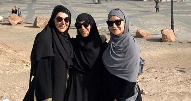 Sosyetik isim Aslı Şen, tesettürlü fotoğraflarına 'Araplara benzemişsin' yorumunu yapanlara cevap verdi Sosyetik isim Aslı Şen, tesettürlü fotoğraflarına 'Araplara benzemişsin' yorumunu yapanlara cevap verdi