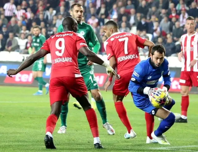 Süper Lig: Sivasspor: 0 - Konyaspor: 0 (İlk yarı) Süper Lig: Sivasspor: 0 - Konyaspor: 0 (İlk yarı)