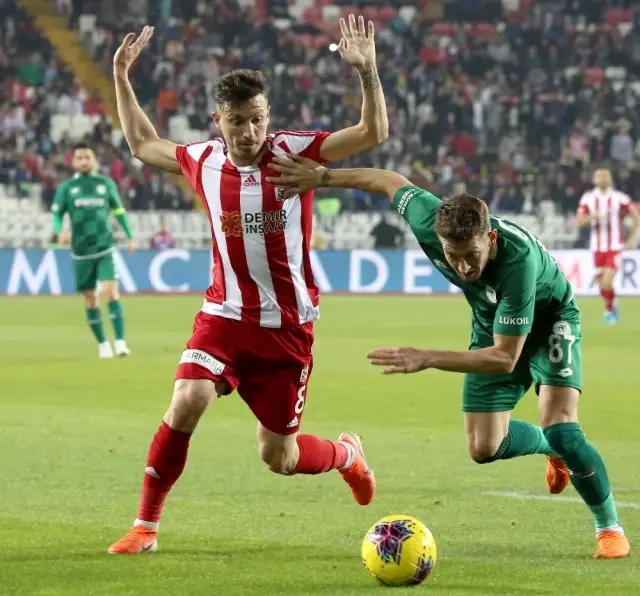 Süper Lig: Sivasspor: 0 - Konyaspor: 0 (İlk yarı) Süper Lig: Sivasspor: 0 - Konyaspor: 0 (İlk yarı)
