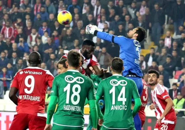 Süper Lig: Sivasspor: 0 - Konyaspor: 0 (İlk yarı) Süper Lig: Sivasspor: 0 - Konyaspor: 0 (İlk yarı)