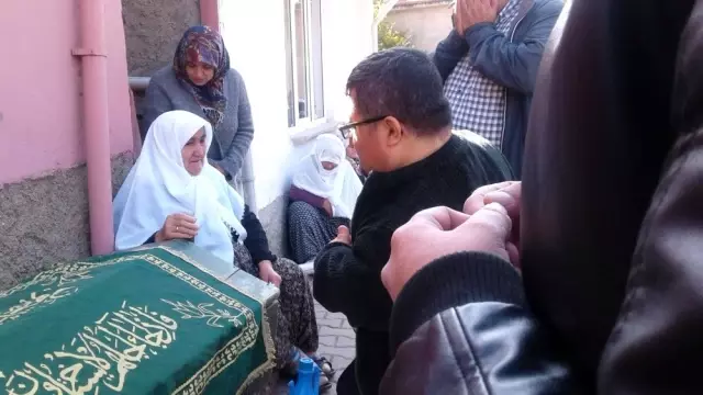 Tabut küçük ama acı büyük
