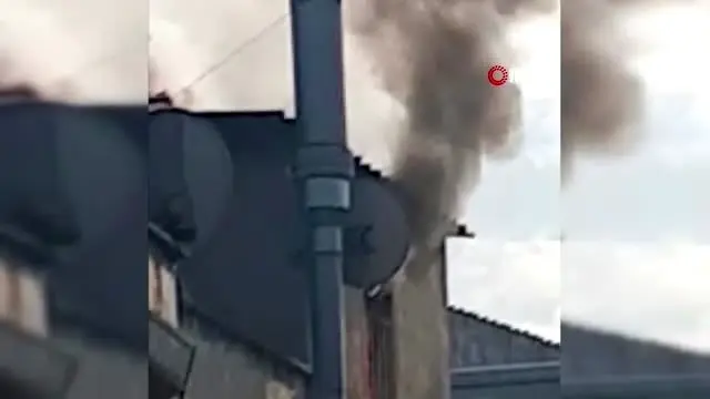 Tarihi Kemeraltı Çarşısı'nda yangın paniği Tarihi Kemeraltı Çarşısı'nda yangın paniği
