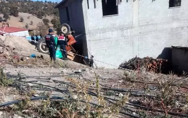 Traktör şarampole devrildi: 1 ölü, 3 yaralı Traktör şarampole devrildi: 1 ölü, 3 yaralı