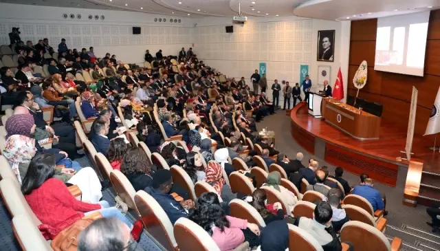 Türkçe'nin geleceği Atatürk Üniversitesinde konuşuldu
