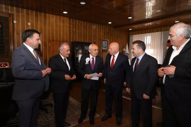 Türkçe'nin geleceği Atatürk Üniversitesinde konuşuldu Türkçe'nin geleceği Atatürk Üniversitesinde konuşuldu