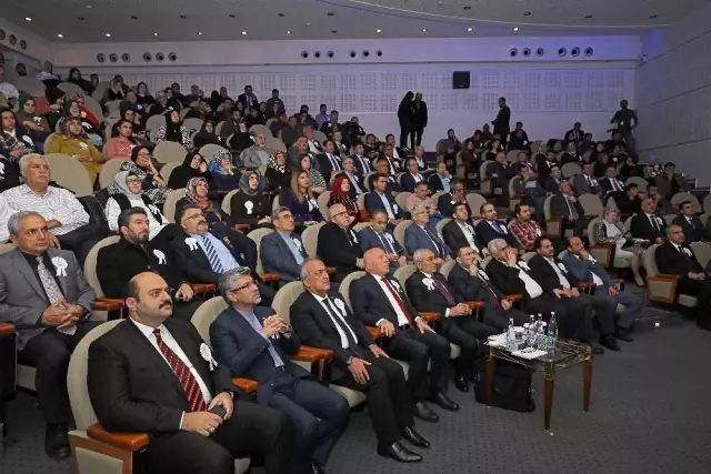 Türkçe'nin geleceği Atatürk Üniversitesinde konuşuldu Türkçe'nin geleceği Atatürk Üniversitesinde konuşuldu