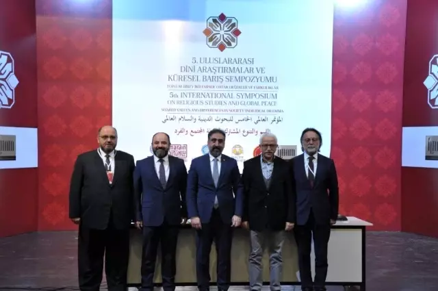 Uluslararası Dini Araştırmalar ve Küresel Barış Sempozyumunun sonuç bildirgesi açıklandı Uluslararası Dini Araştırmalar ve Küresel Barış Sempozyumunun sonuç bildirgesi açıklandı