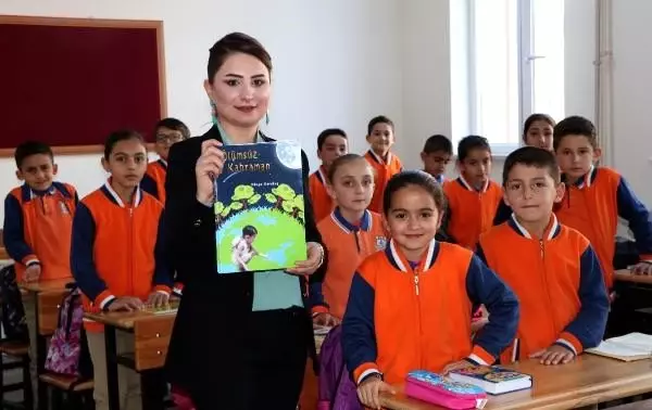 Van'daki depremde ölen Miyazaki için 'Ölümsüz Kahraman' kitabını yazdı Van'daki depremde ölen Miyazaki için 'Ölümsüz Kahraman' kitabını yazdı