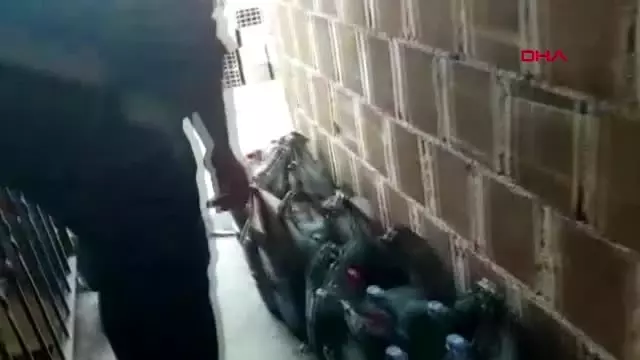 Adana'da 4 bin 255 litre sahte içki ele geçirildi Adana'da 4 bin 255 litre sahte içki ele geçirildi