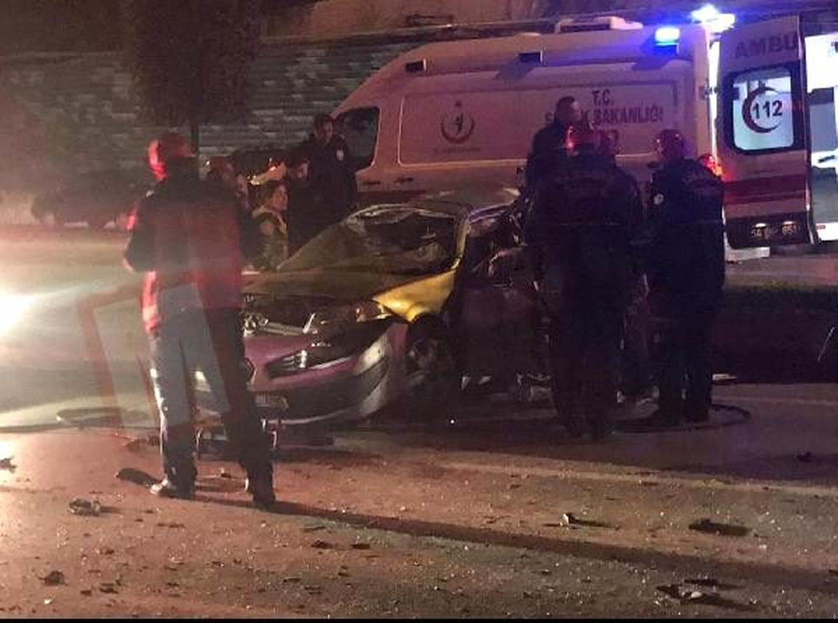 Adapazarı'nda kazada bir aile yok oldu: 3 ölü, 7 yaralı