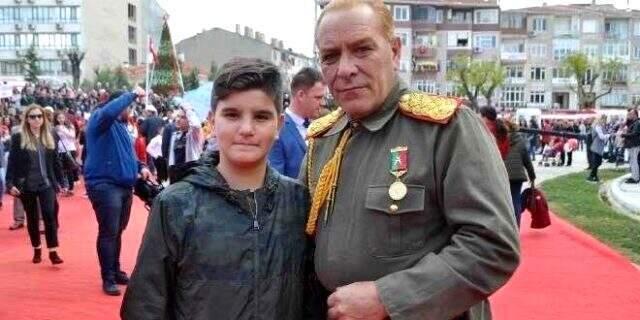 Atatürk'e benzeyen Göksel Kaya'ya sosyal medyada tepkiler devam ediyor