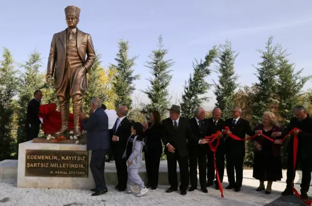 Atatürk için '1001' adet zeytin fidanı dikildi Atatürk için '1001' adet zeytin fidanı dikildi