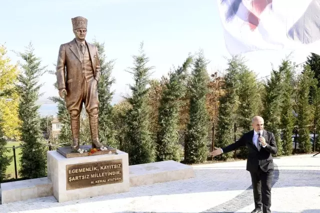 Atatürk için '1001' adet zeytin fidanı dikildi Atatürk için '1001' adet zeytin fidanı dikildi