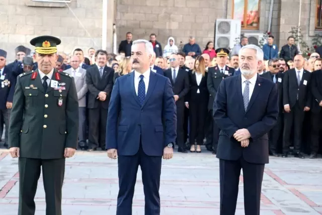 Atatürk'ü zirvede andılar Atatürk'ü zirvede andılar