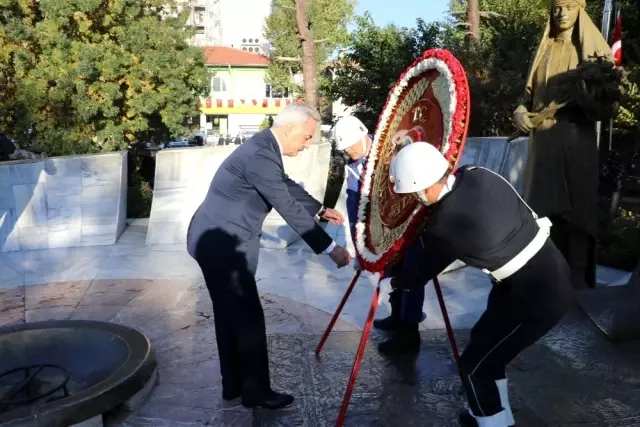 Atatürk'ü zirvede andılar Atatürk'ü zirvede andılar