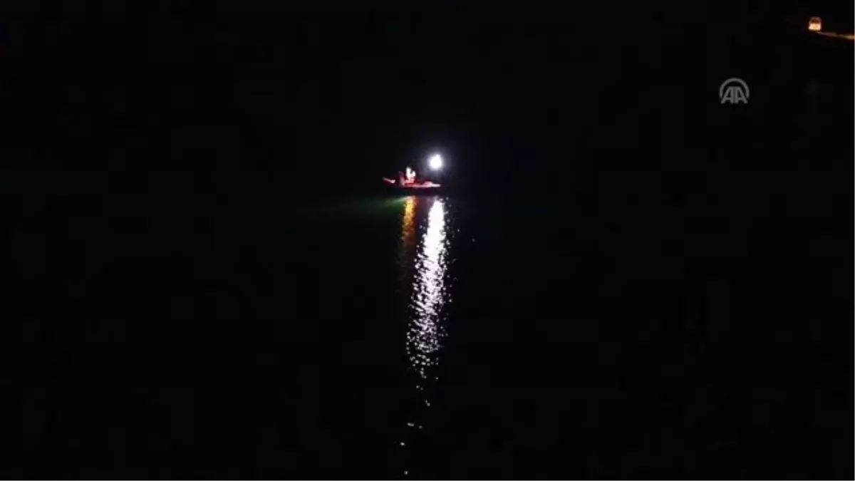 Balık tutarken gölete düşen öğretmen kayboldu