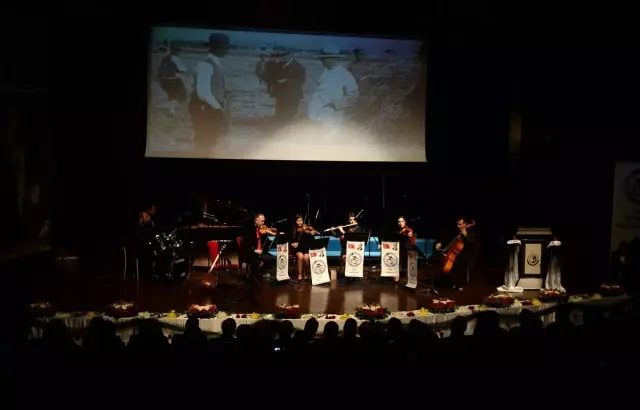 Büyük Önder Atatürk'ü anıyoruz Büyük Önder Atatürk'ü anıyoruz