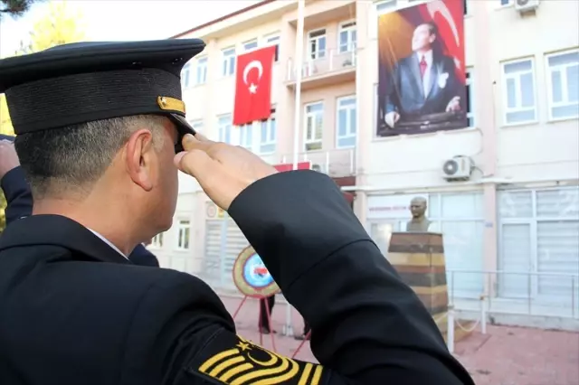 Büyük Önder Atatürk'ü anıyoruz