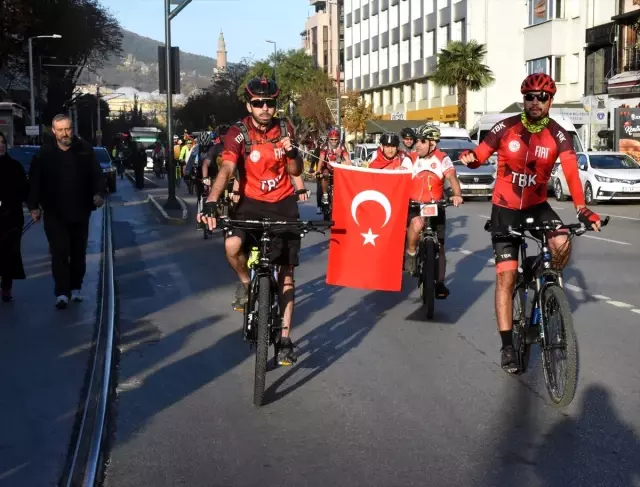 Büyük Önder Atatürk'ü anıyoruz