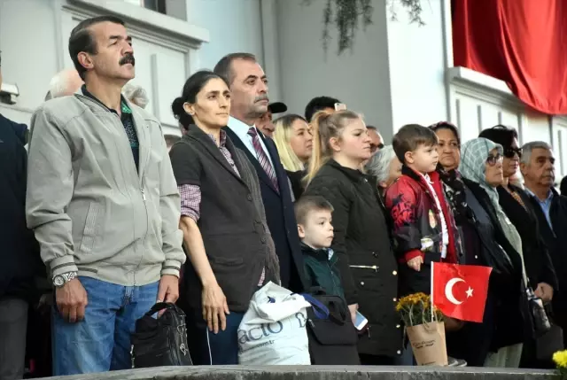 Büyük Önder Atatürk'ü anıyoruz