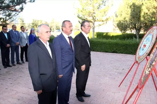 Büyük Önder Atatürk'ü anıyoruz